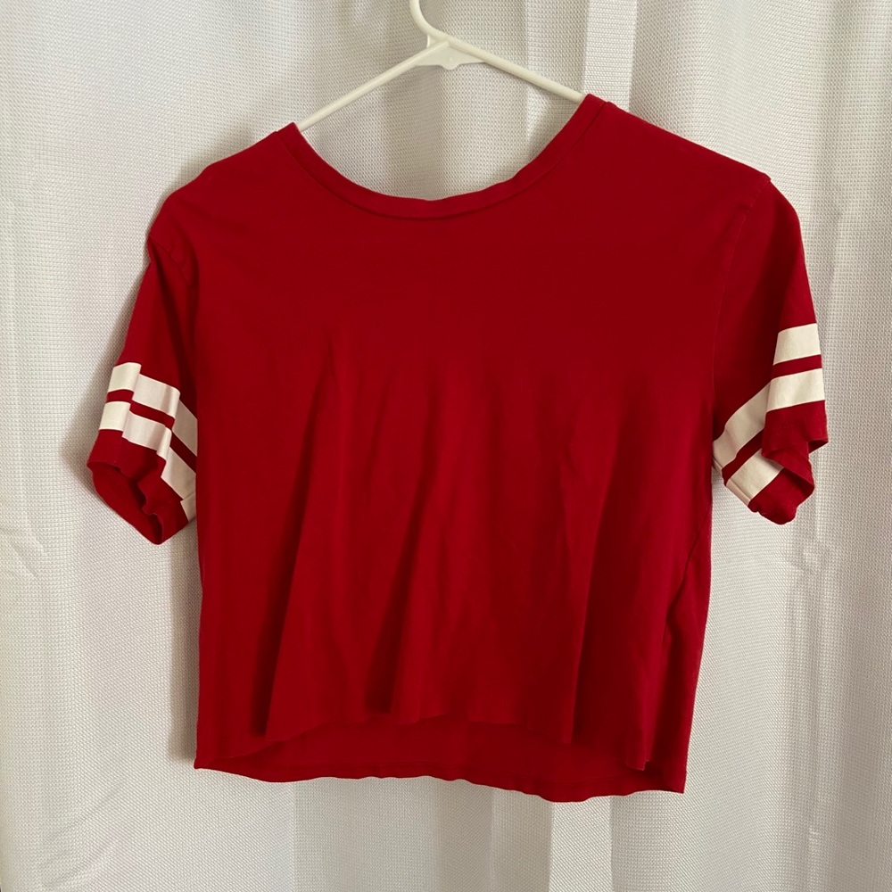 H&M Divided Red Cropped T-shirt